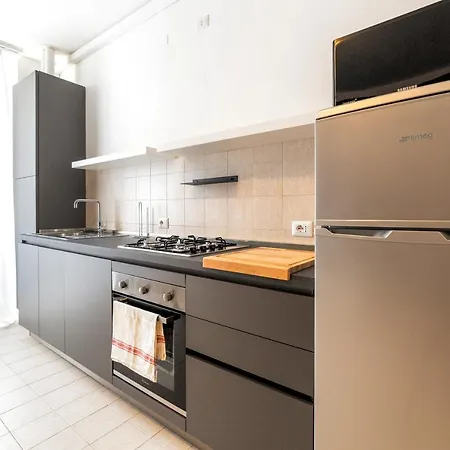 Roomy Apartment Close To Subway M5! Milan Exterior photo
