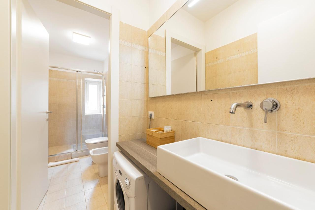 Roomy Close To Subway M5! Milaan
